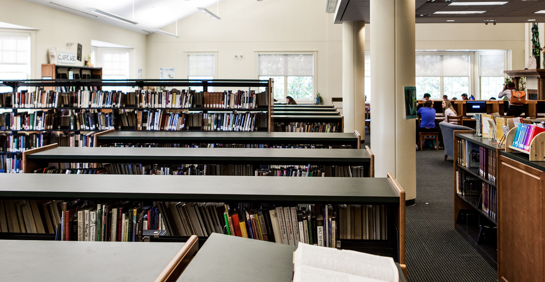 Middle School Library - Seven Hills School