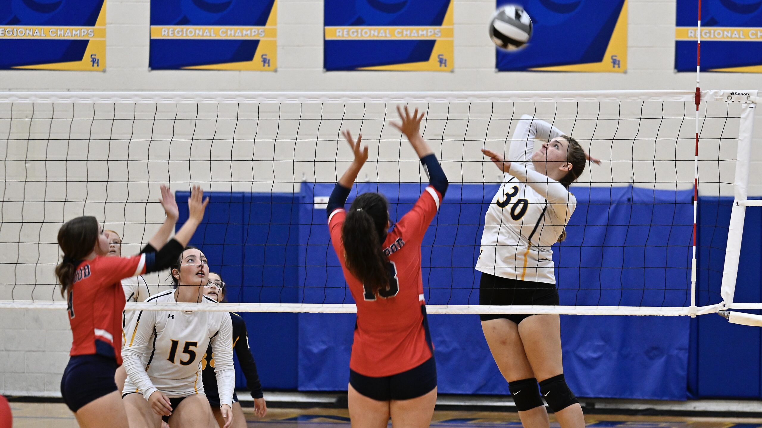 Volleyball undefeated in MVC - Seven Hills School